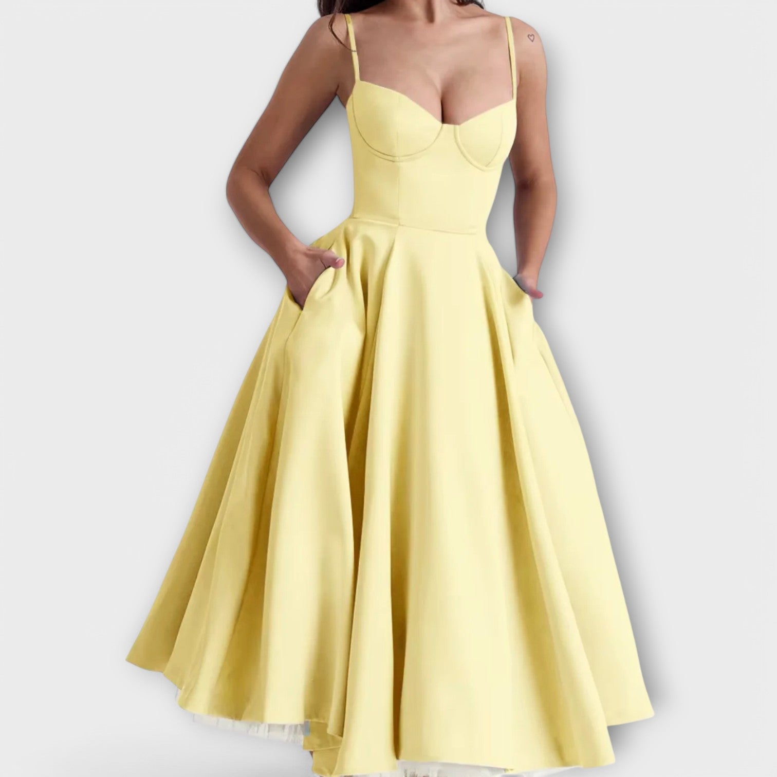 Mélie – Light summer dress with corset detail