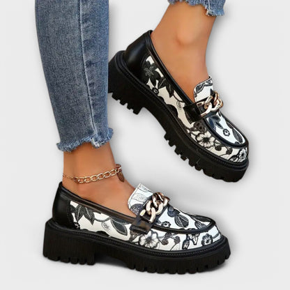 Sandra - Elegant Retro Moccasins